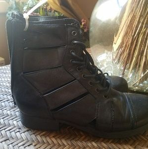 PINK & PEPPER BLACK BOOTS/ CCO HOT SALE